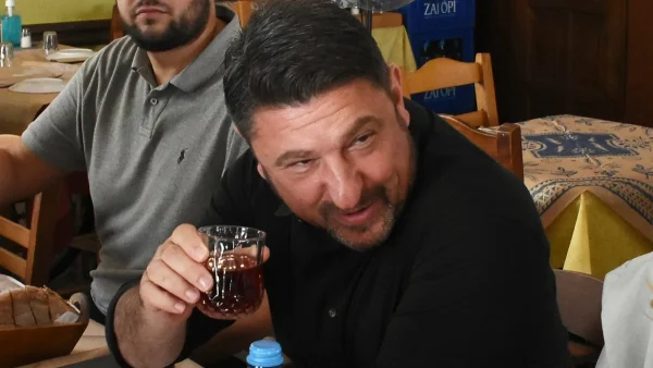 «Να μας κάνεις υπερήφανους μωρό μου» - Σε μεγάλες χαρές ο Νίκος Χαρδαλιάς με αφορμή την ιδιαίτερη ημέρα της κόρης του