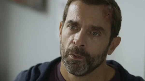 Ο Γιατρός (9/10): «Μπαμπά βοήθεια!» - Ο Ανδρέας ξεκινά να θυμάται το θάνατο του γιου του