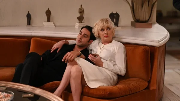 Ο Παράδεισος των κυριών (10/10): Ο Άγης σπάει στο ξύλο την Βικτώρια και την αφήνει αιμόφυρτη - Έμαθε πως...