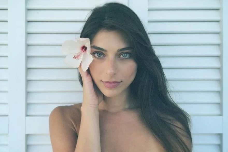 Φεύγει από την γη της ελιάς