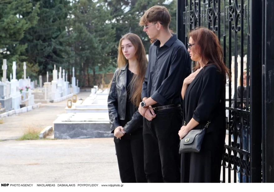 κηδεία Αία Μανθόπουλου πρώτη σύζυγος παιδιά