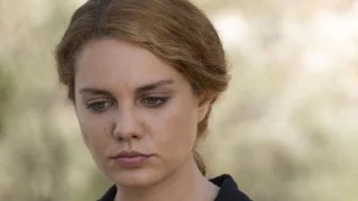 Το προξενιό της Ιουλίας: Η Ιουλία πίνει βότανο για να σκοτώσει το αγέννητο παιδί της - Μεταφέρεται στο νοσοκομείο!