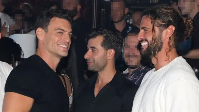 Ο ένας στα λευκά και ο άλλος στα μαύρα - Τα νυχτοπερπατήματα του Κωνσταντίνου Βασάλου και του Δημήτρη Φιντιρίκου στα μπουζούκια