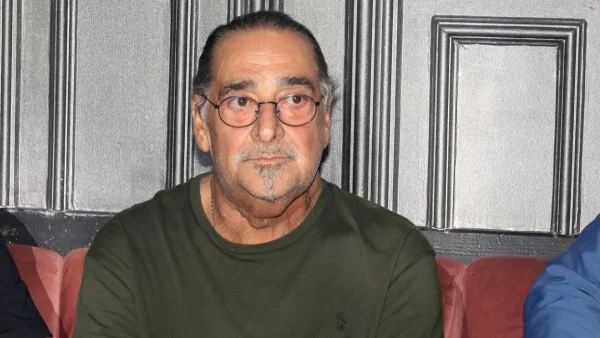 «Κυκλοφορεί ότι ο καλλιτέχνης δε βρίσκεται πια στη ζωή...» - Η επίσημη ανακοίνωση για τον Βασίλη Καρρά