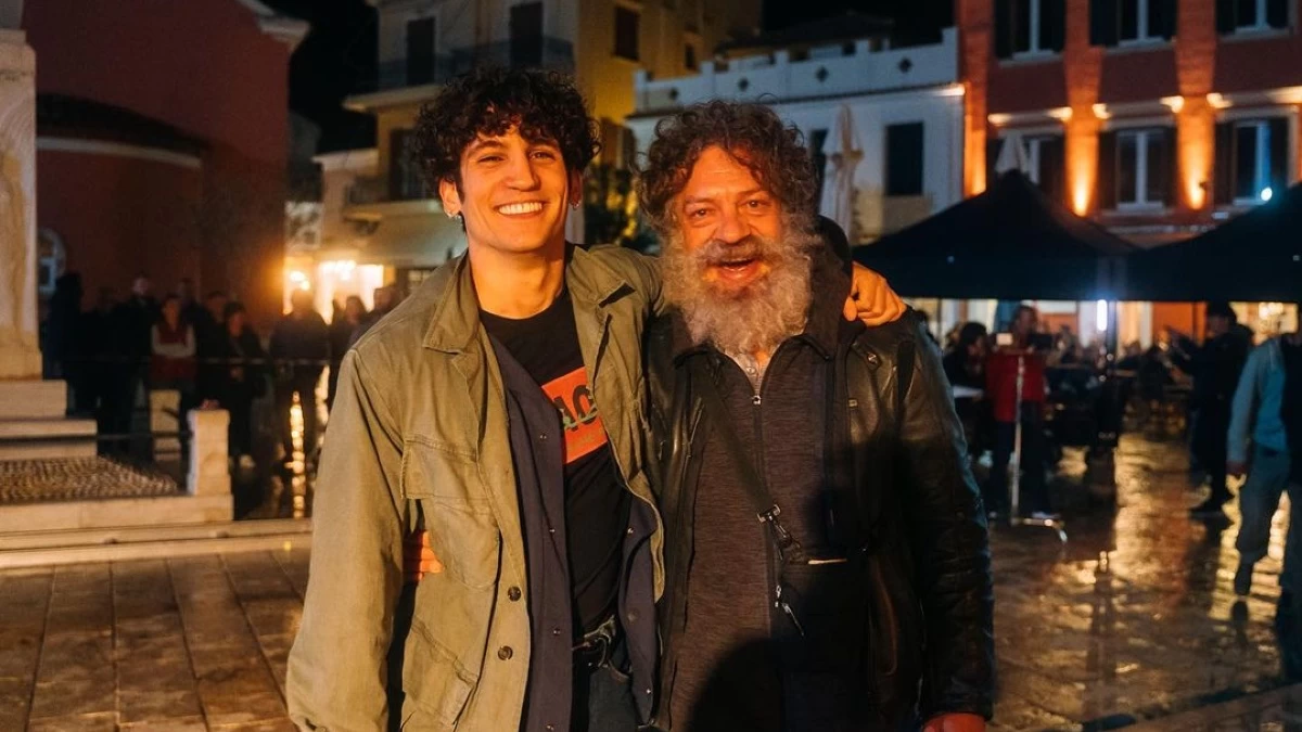 Ορέστης Χαλκιάς και Γιάννης Τσορτέκης ποζάρουν μαζί - Οι φωτογραφίες από τα γυρίσματα του δεύτερου κύκλου του "Maestro"