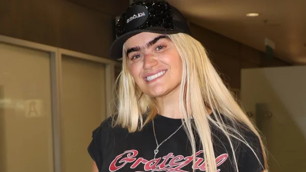 Αγνώριστη η Σοφία Χατζηπαντελή - Πόζαρε για πρώτη φορά χωρίς το μονόφρυδό που τη χαρακτηρίζει