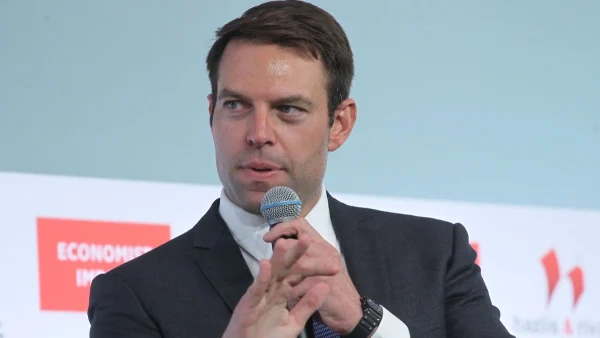 Εκτός από πρόεδρος του ΣΥΡΙΖΑ τώρα και παρουσιαστής - Αυτή θα είναι η εκπομπή του Στέφανου Κασσελάκη στο ραδιόφωνο