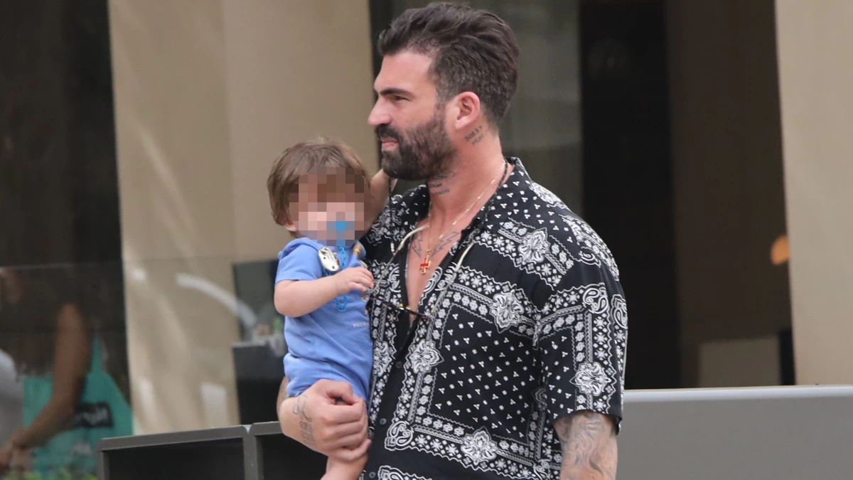 «Ήμασταν ανάμεσα σε δύο ονόματα...» -  Ο Δημήτρης Αλεξάνδρου αποκάλυψε πως πήρε το όνομα του ο γιός του, Πάρης