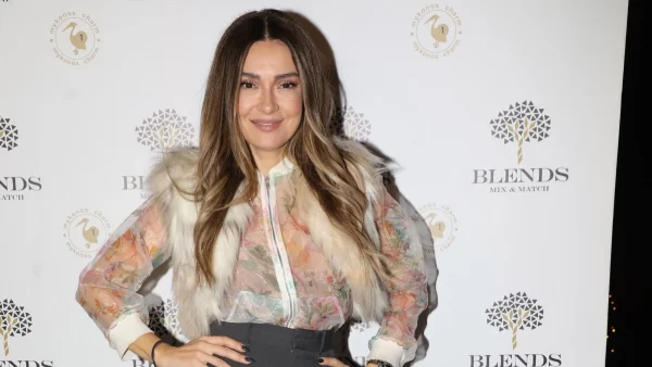 «Του είπα όλα μου τα θέματα και μου έγραψε ένα τραγούδι...» - Τι αποκαλύπτει η  Απόστολία Ζώη για τη γνωριμία της με τον Βασίλη Καρρά