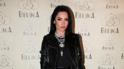 «Είχε λερωμένα παπούτσια και την κορόιδευαν! Αισθάνθηκα άβολα» - Πρωτοφανής αποκάλυψη από την Δήμητρα Αλεξανδράκη για παρασκήνιο σε γνωστή εκπομπή