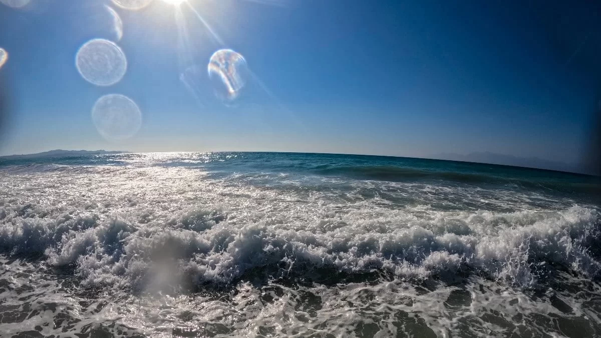 Φορτηγό πλοίο βυθίστηκε ανοιχτά της Λέσβου - Στιγμές αγωνίας για τα 14 άτομα του πληρώματος