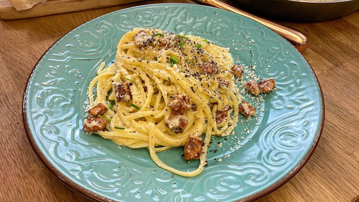 Πως να φτιάξεις την αυθεντική Ιταλική καρμπονάρα μόνη στο σπίτι - Τα 4 μυστικά