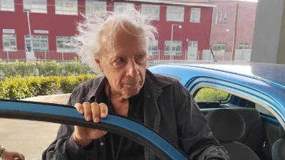 «Ένας φίλος ήρθε απόψε απ' τα παλιά...» - H συγκινητική επίσκεψη στον Σπύρο Φωκά στο κέντρο αποκατάστασης