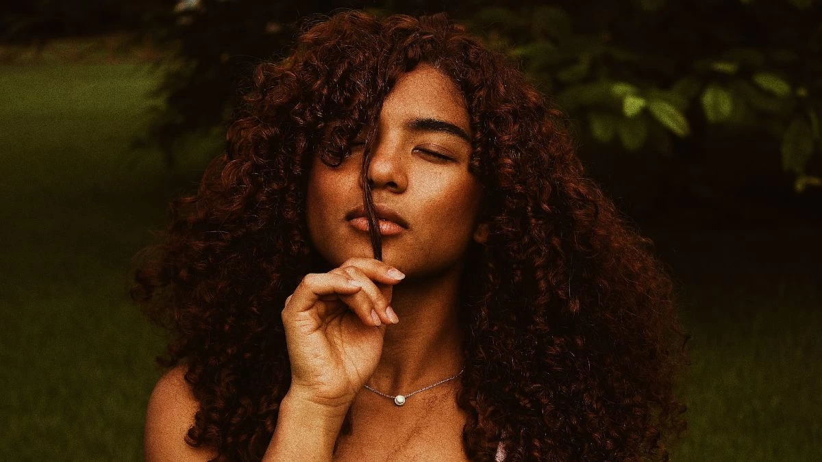 100 years of hairstyles σε ένα βίντεο by Dyson