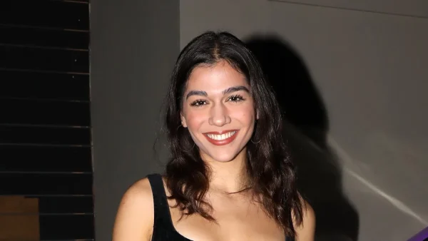 Με μαύρο outfit και ψηλές μπότες: Τα "έσπασε" στο νυχτερινό μαγαζi που εμφανίζεται η μητέρα της, Δέσποινα Βανδή, η Μελίνα Νικολαΐδη