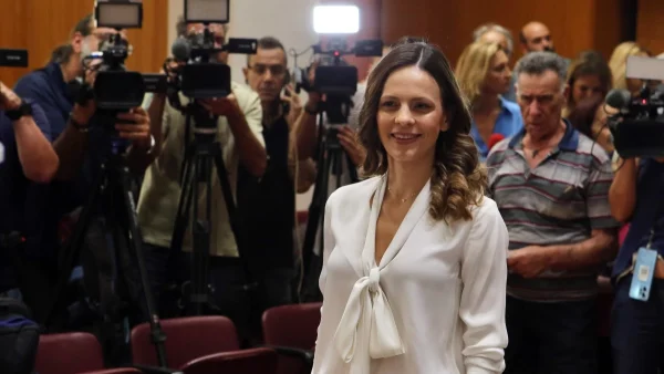 Τέλος από τον ΣΥΡΙΖΑ η Έφη Αχτσιόγλου - Ανεξαρτητοποιήθηκαν συνολικά 9 βουλευτές