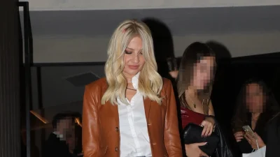 Σπάνια τη βλέπουμε στα μπουζούκια - "Τα έσπασε" η Φαίη Σκορδά μέχρι το πρωί στον Οικονομόπουλο
