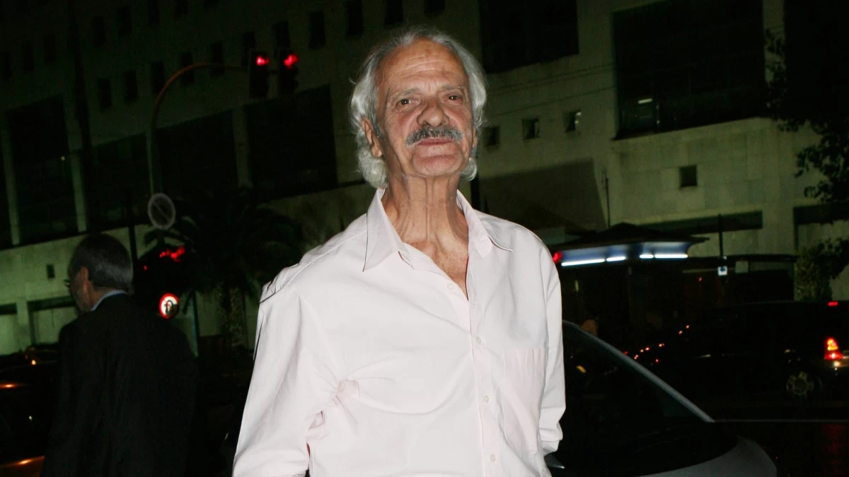 «Γοητευτικός, ταλαντούχος και χαμηλών τόνων..» - Το συγκινητικό αφιέρωμα της Finos Films στον Σπύρο Φωκά