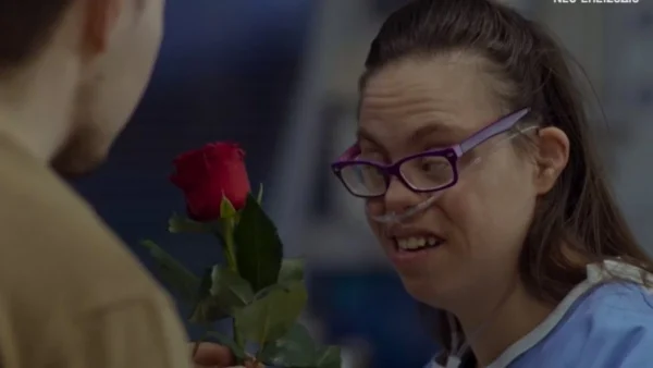 «Το δικαίωμα στον έρωτα των ΑΜΕΑ κόντρα στα κοινωνικά στερεότυπα» - "Λύγισε" το twitter με το χθεσινό 6/11 επεισόδιο της σειράς, Ο Γιατρός