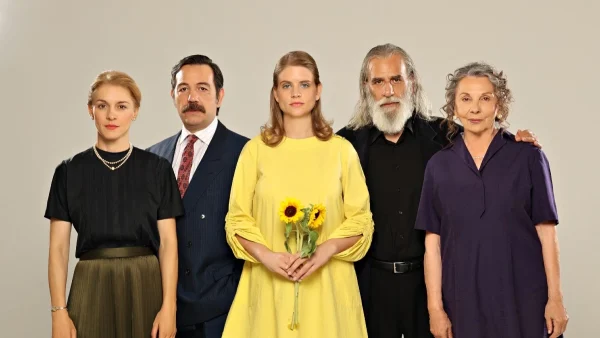 Αλλαγή καριέρας για γνωστό τραγουδιστή; - Εμφανίζεται στη σειρά της ΕΡΤ "Η Παραλία"