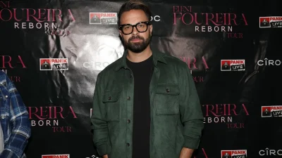 «Αν δεν φορούσα μπουφαν και κράνος δεν θα την είχα γλιτώσει...» - Τροχαίο ατύχημα για τον Ηλία Βρεττό στη Γλυφάδα