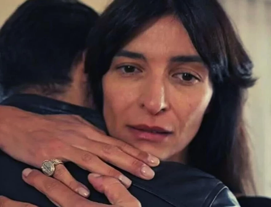 Γη της ελιάς έγκυος η Ιουλία