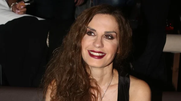 «Η αυλαία έπεσε αγάπη μου! Ξεκουράσου...» - Ρίγη συγκίνησης με την κίνηση του αδερφού της Κάτιας Νικολαΐδου μετά τον θάνατό της