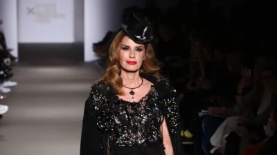 Κάτια Νικολαΐδου: Η τελευταία δημόσια εμφάνιση της ηθοποιού - Στα μαύρα με κατακόκκινο κραγιόν