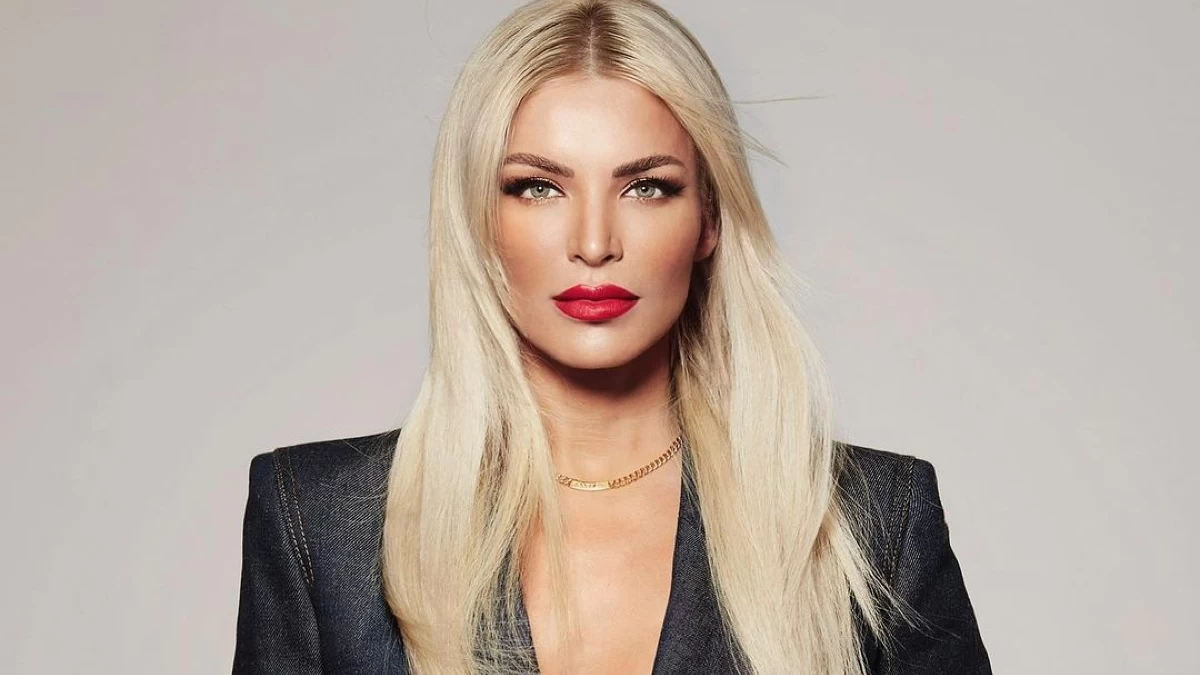 Η Κατερίνα Καινούργιου με χαμηλή αλογοουρά που όλες θέλουμε να κάνουμε αυτή τη σεζόν!