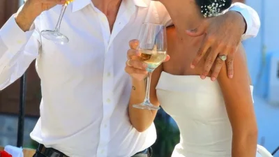 Έγκυος στο πρώτο της παιδάκι 7 μήνες μετά το γάμο της: Αγαπημένο ζευγάρι της ελληνικής showbiz περιμένει αγοράκι