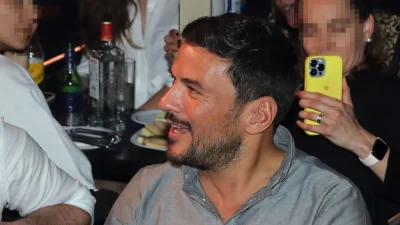 «Έχει τύχει να εκφωνήσω τη δολοφονία της θείας μου χωρίς να το ξέρω» - Συγκλονίζει ο Κώστας Τσουρός