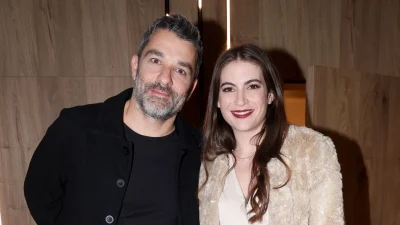 Από τη μία η Φεντόρουφ και από την άλλη ο γιος από τον γάμο του με την Αλικάκη - Η βραδινή έξοδος του Πέτρου Λαγούτη με την σύντροφο και το παιδί του