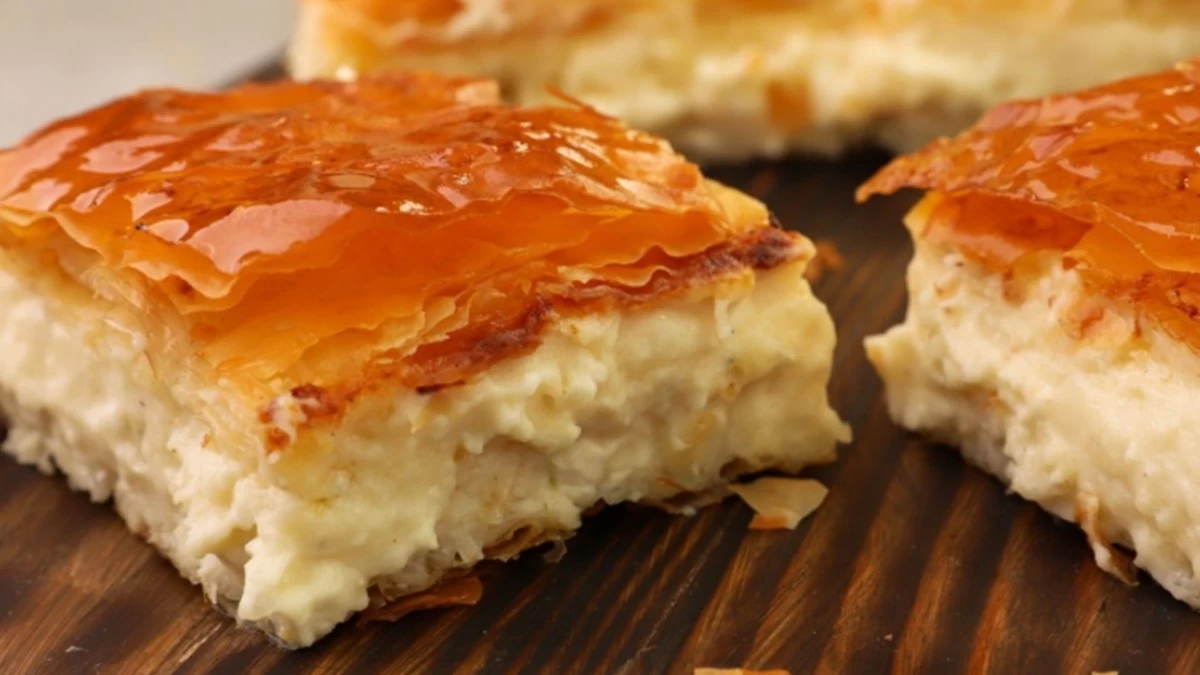 Ζουμερή μπουγάτσα με τυρί - Πως να την κάνεις μόνη στο σπίτι