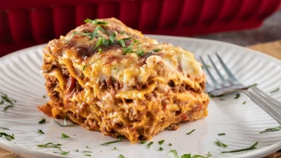 Ονειρικά λαζάνια με κιμά και σπιτική μπεσαμέλ - Πως να τα φτιάξεις μόνη σου