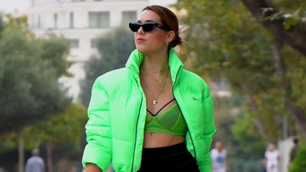 Το lime green είναι η νέα εμμονή στο street style