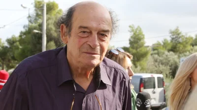 «Είχαμε συμφωνήσει και το...» - Τι αποκάλυψε ο Μανούσος Μανουσάκης για την επιστροφή της σειράς "Τμήμα Ηθών"