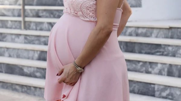 «Θα μεγαλώσω μόνη μου το παιδί μου» - Ελληνίδα τραγουδίστρια ανακοίνωσε στον αέρα του Fay's Time τον χωρισμό της λίγο πριν γεννήσει