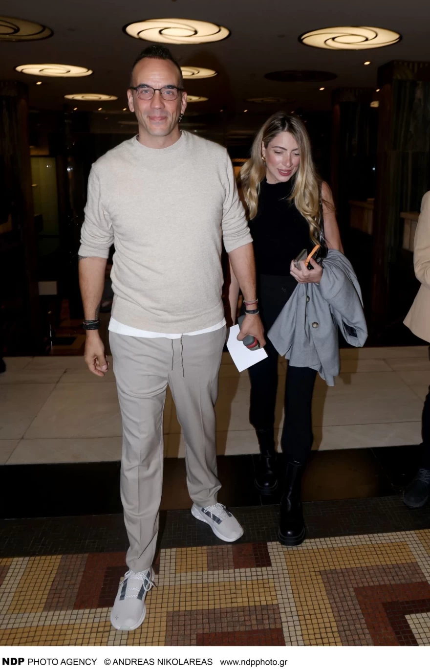 Μαριλού Κόζαρη εμφάνιση θέατρο