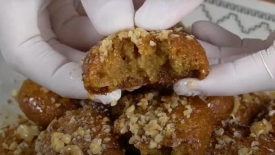 Μελομακάρονα του ονείρου: Τα 6 απόλυτα μυστικά για σου βγουν τραγανά απ' έξω και μελωμένα από μέσα