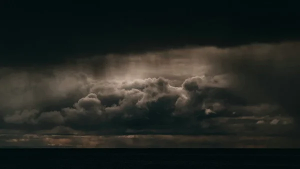 «Αποφύγετε μετακινήσεις» - Το μήνυμα του 112 στην Θεσσαλονίκη για τα επικίνδυνα καιρικά φαινόμενα