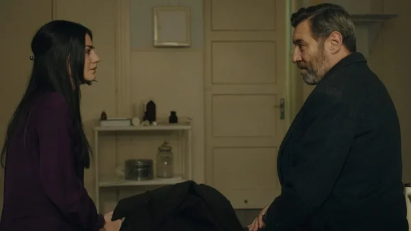 Το Ναυάγιο (15/11): «Την γυναίκα σου την κοπανούσαν τα κύματα» - Η σκηνή Ειρήνης με Ιπποκράτη που θα εξοργίσει τους τηλεθεατές