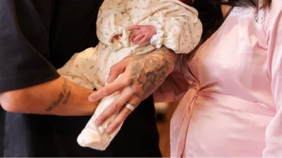 Χώρισαν ένα μήνα μετά τη γέννηση της κόρης τους - Το συμβόλαιο που του επέτρεπε να κοιμάται με άλλες γυναίκες & το μοντέλο του OnlyFans με τις "καυτές" συνομιλίες