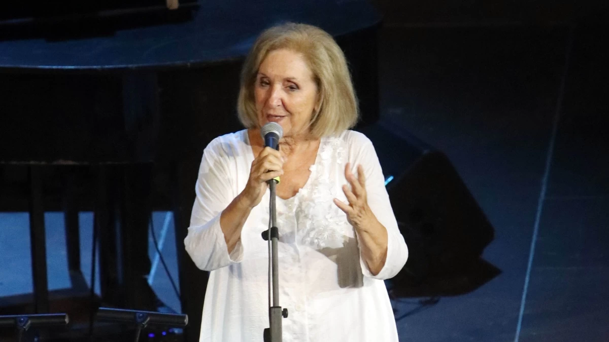 «Ήταν καρκίνος, αλλά...» - Συγκλονίζει η Κάρμεν Ρουγκέρη για το πρόβλημα υγείας της