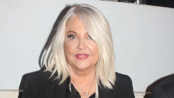 «Η γη δεν περιστρέφεται γύρω από εμάς και το εγώ μας» - Η όλο νόημα ανάρτηση της Ρούλας Κορομηλά