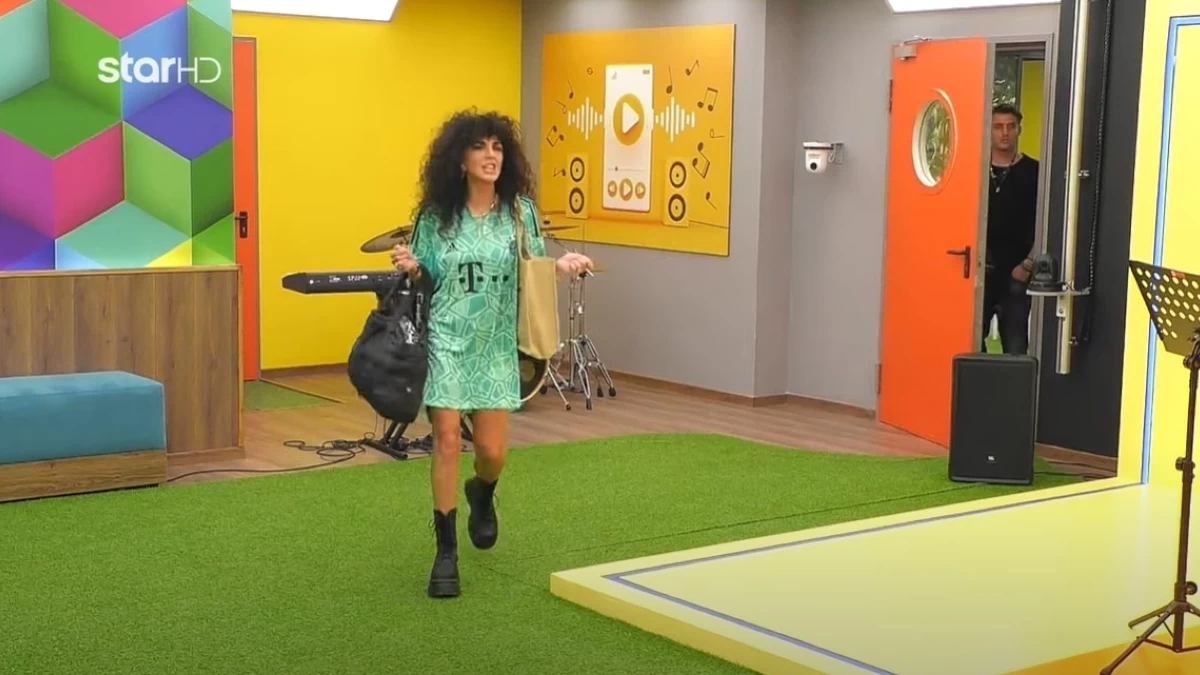 Με μπλούζα του Mente Fuerte: Η είσοδος της Μαρίας Σολωμού στο σπίτι του Fame Story