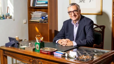 «Κόλαφος» ο ψυχίατρος Δημήτρης Σούρας κατά πάντων: «Έχουν έρθει τα πάνω κάτω και εμείς ασχολούμαστε με τα... κιλά»