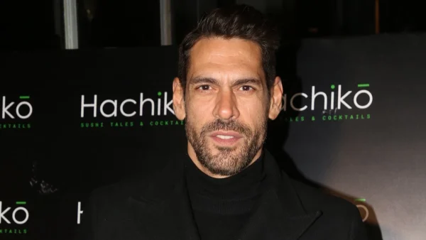 «Έτρεχε ημίγυμνος έξω με το μποξεράκι» - ''Σούσουρο'' σε δρόμο της Αθήνας με την κίνηση του Γιάννη Σπαλιάρα