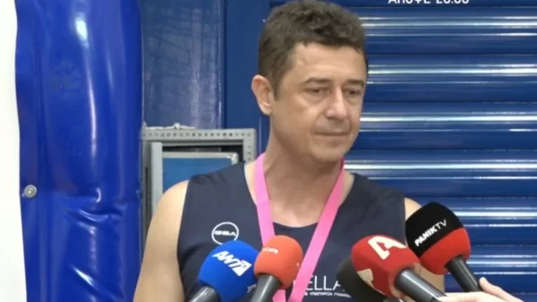 «Φεύγανε κάτι τασάκια, καρέκλες...» - Οι αδιανόητες στιγμές που έζησε ο Αντώνης Σροίτερ στην αρχή της καριέρας του