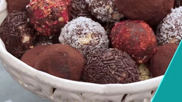 Το γρήγορο και εύκολο γλυκό κέρασμα που είναι σκέτη κόλαση: Τρουφάκια