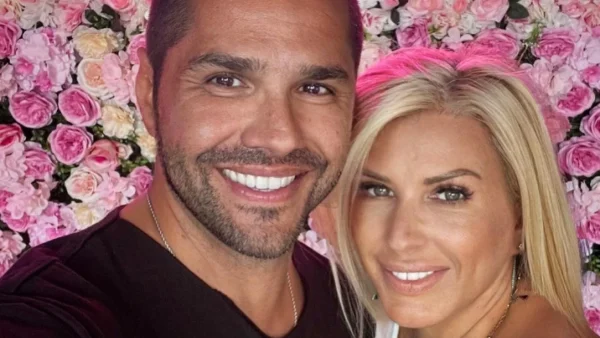 Έχουν πάρει από τον πατέρα τους: Ο ένας με μπούκλες και ο άλλος με χαρακτηριστική ελιά στο πρόσωπο - Δύο κούκλοι οι γιοι του Τσαλίκη & της Δημητροπούλου